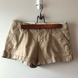 Old Navy Size 6 Low Rise Khaki Short